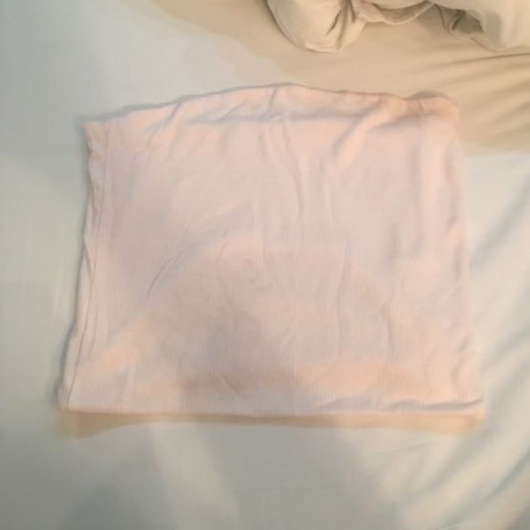 Brandy Melville Jenny Tune Top - Picture 2 of 3